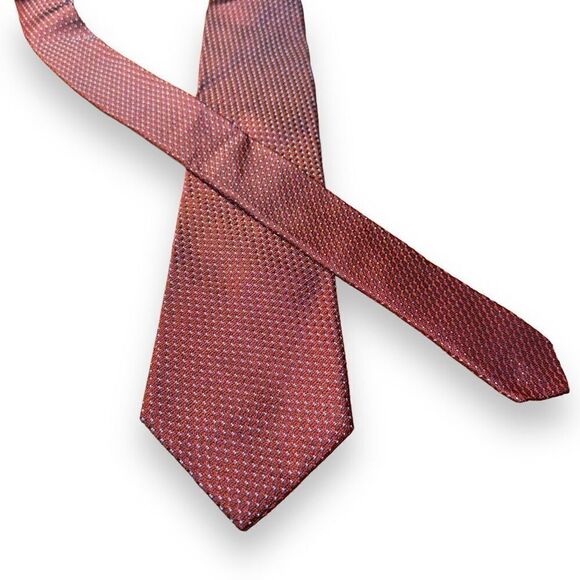 Tom James Mainline Red Micro Polkadot Made in USA Silk Tie - Picture 1 of 6